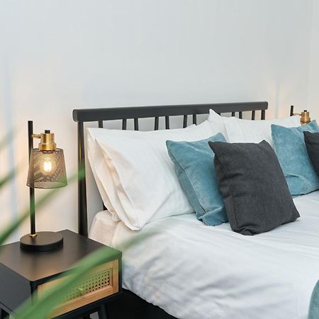 Beautiful 3 Bed Apartment In Bonchurch - Nr Ventnor - Large Outside Terrace & Parking - Dog Friendly - The Perfect Choice For Couples, Friends, Families - 5 Mins To Beach Exteriér fotografie
