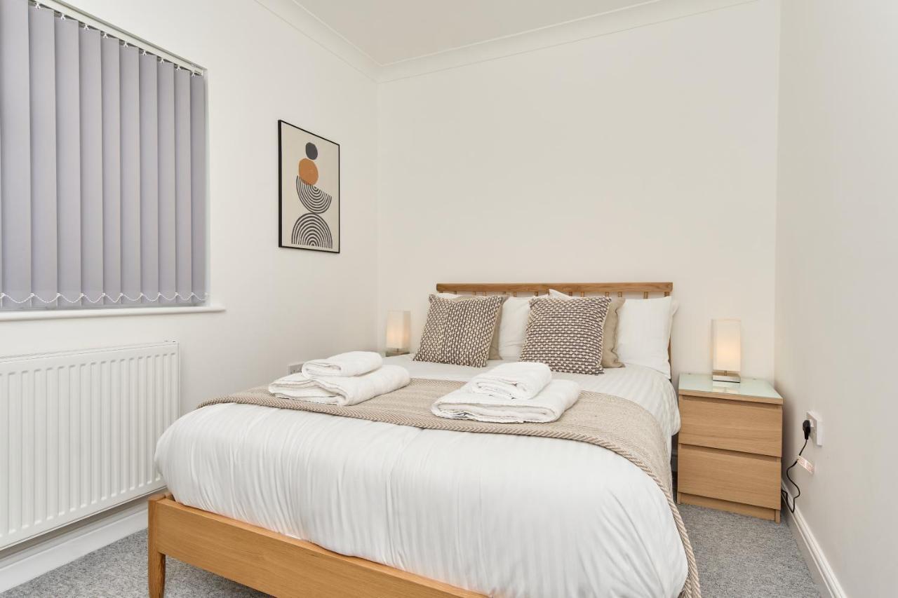 Beautiful 3 Bed Apartment In Bonchurch - Nr Ventnor - Large Outside Terrace & Parking - Dog Friendly - The Perfect Choice For Couples, Friends, Families - 5 Mins To Beach Exteriér fotografie