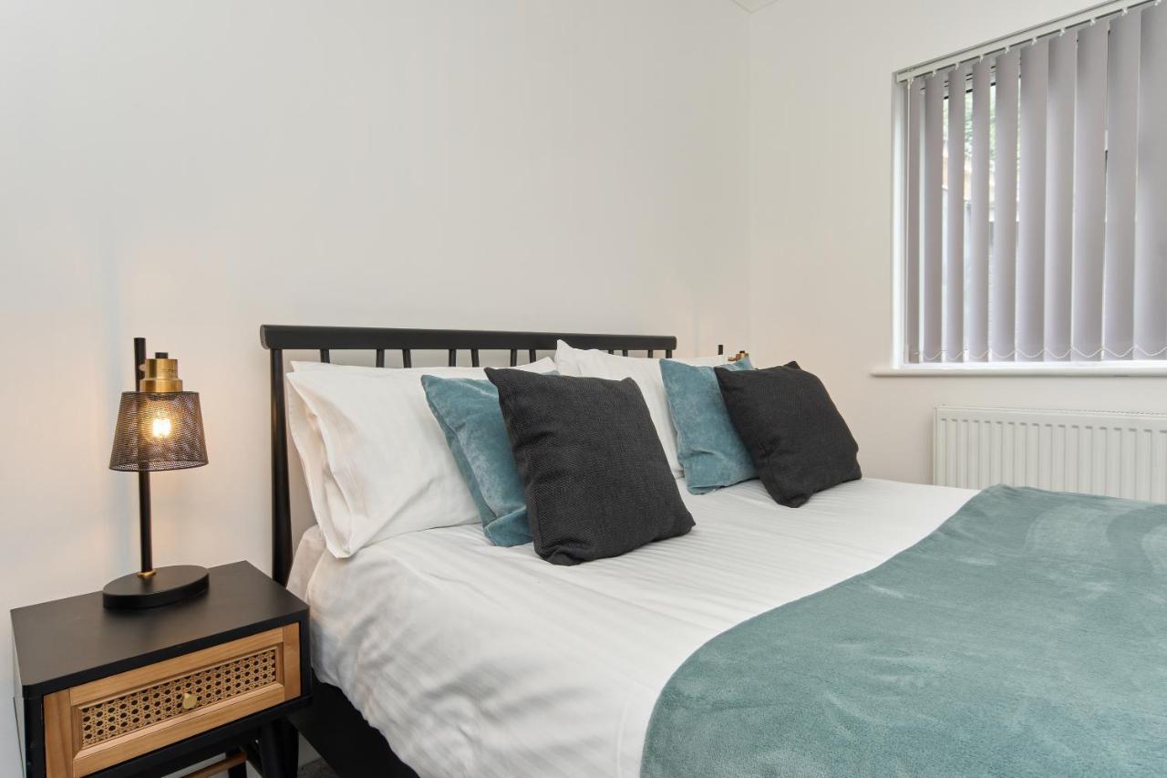 Beautiful 3 Bed Apartment In Bonchurch - Nr Ventnor - Large Outside Terrace & Parking - Dog Friendly - The Perfect Choice For Couples, Friends, Families - 5 Mins To Beach Exteriér fotografie