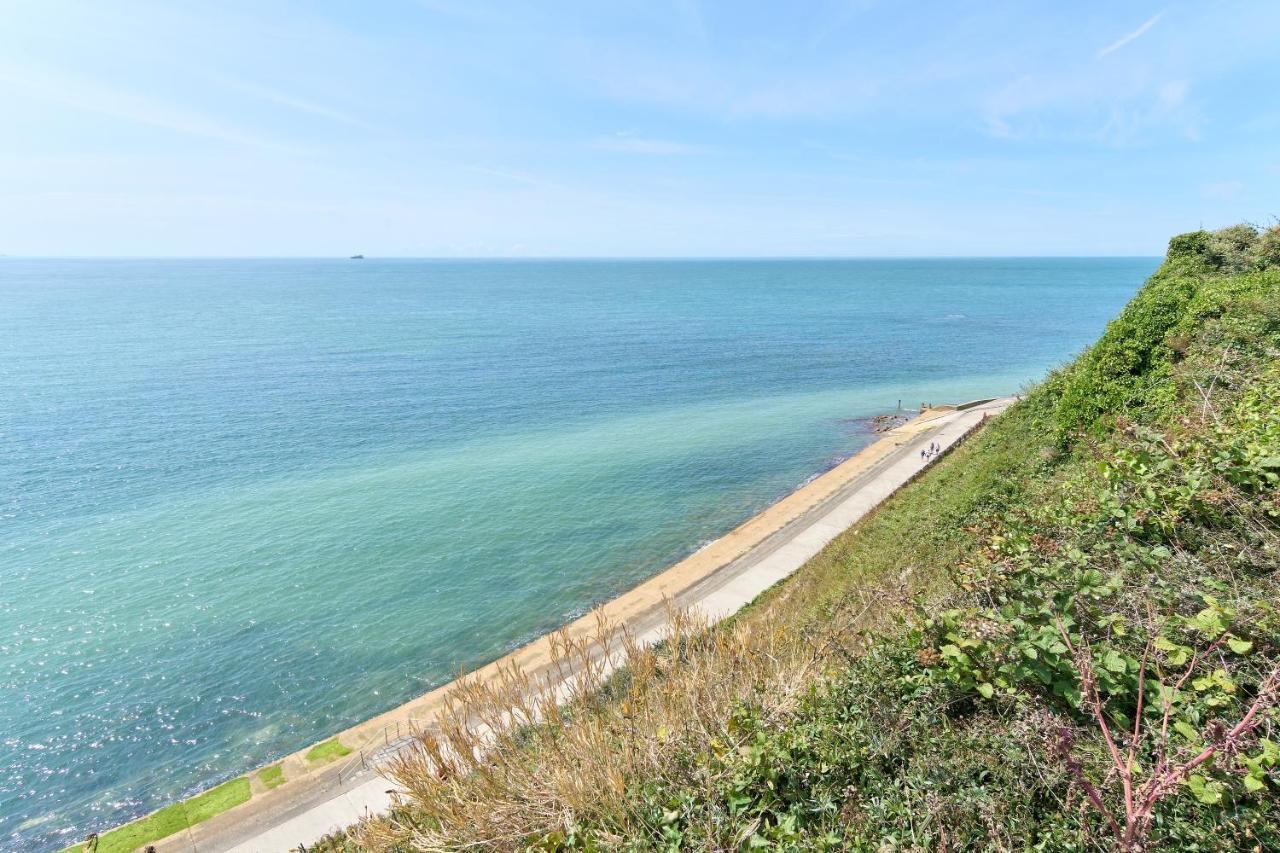 Beautiful 3 Bed Apartment In Bonchurch - Nr Ventnor - Large Outside Terrace & Parking - Dog Friendly - The Perfect Choice For Couples, Friends, Families - 5 Mins To Beach Exteriér fotografie